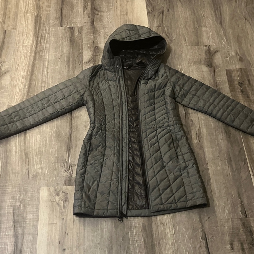 The North Face Women's Quilted Puffer Jacket - Dark Gray